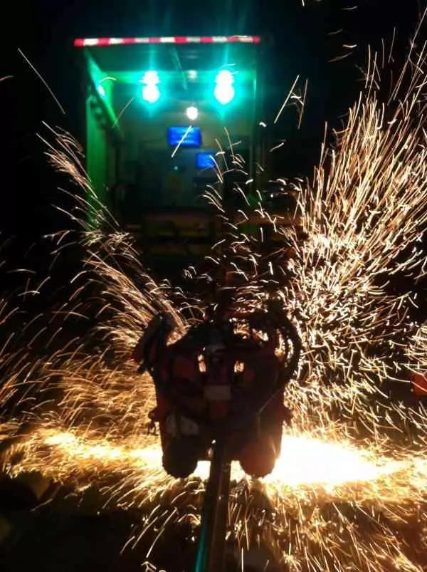 今日頭條、北京日?qǐng)?bào)：13號(hào)線清河站撥線工程倒計(jì)時(shí)，京城地鐵首  次鋪上樹脂軌枕